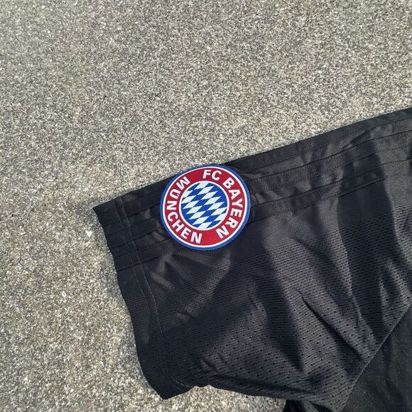 Adidas GPS FC Bayern Munchen Soccer Jersey Mens Medium Black V-Neck Adizero - Picture 5 of 7